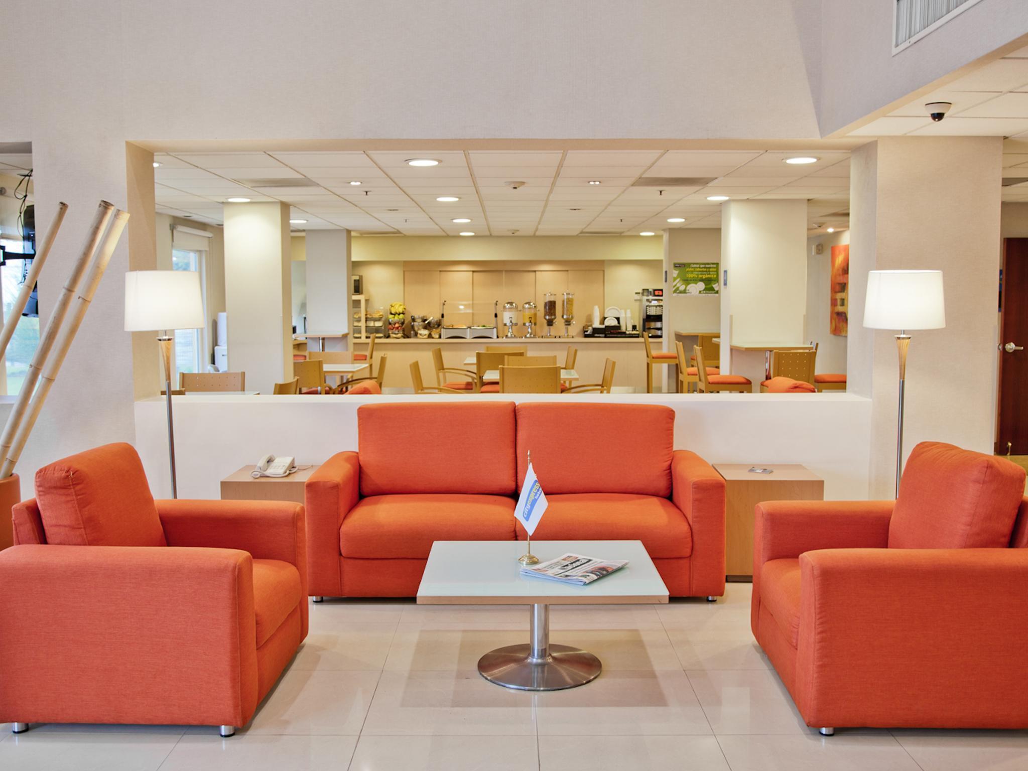 City Express By Marriott Celaya Parque Dış mekan fotoğraf