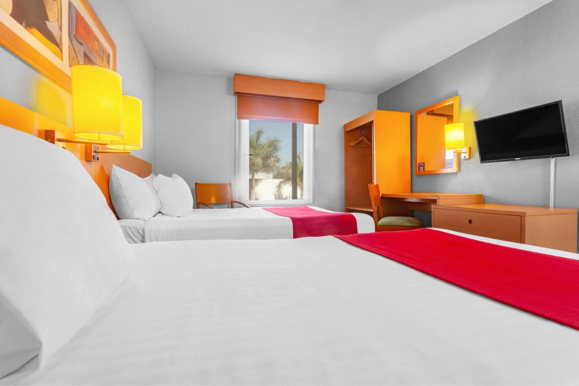 City Express By Marriott Celaya Parque Dış mekan fotoğraf