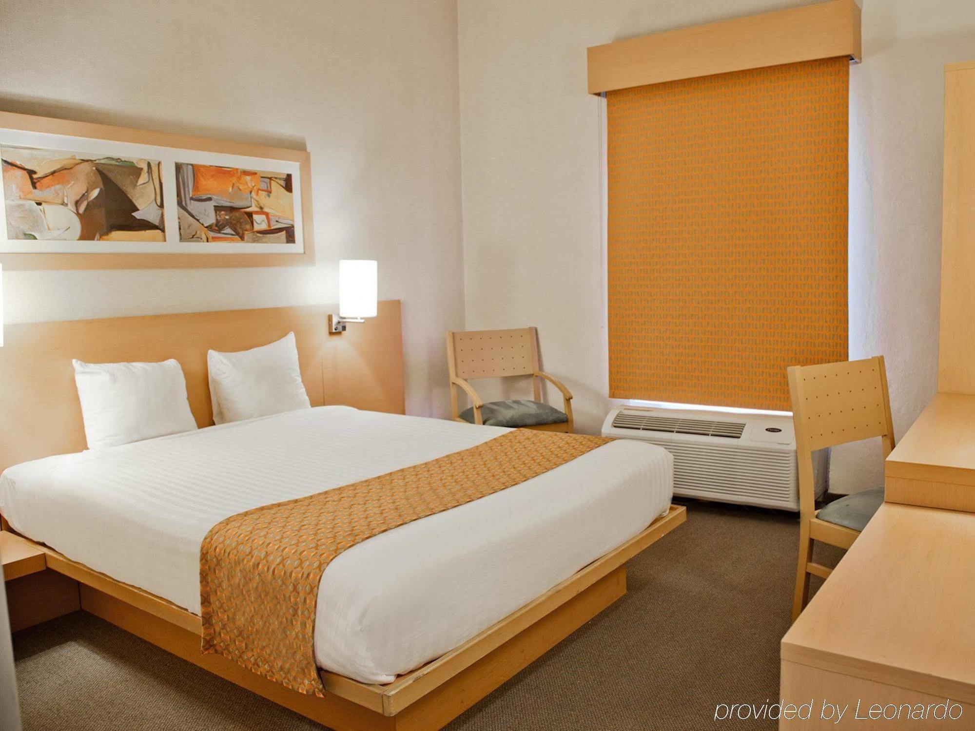 City Express By Marriott Celaya Parque Dış mekan fotoğraf