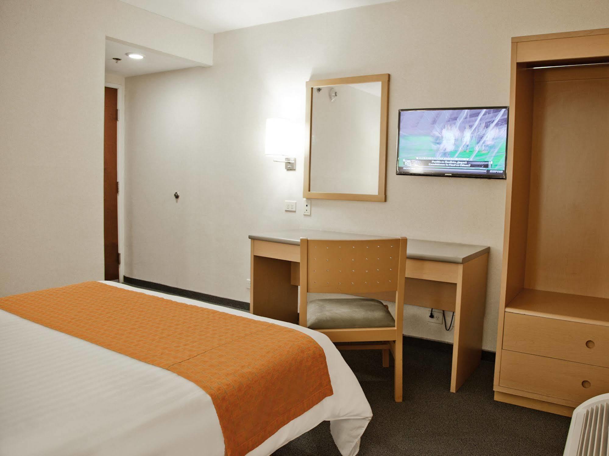 City Express By Marriott Celaya Parque Dış mekan fotoğraf